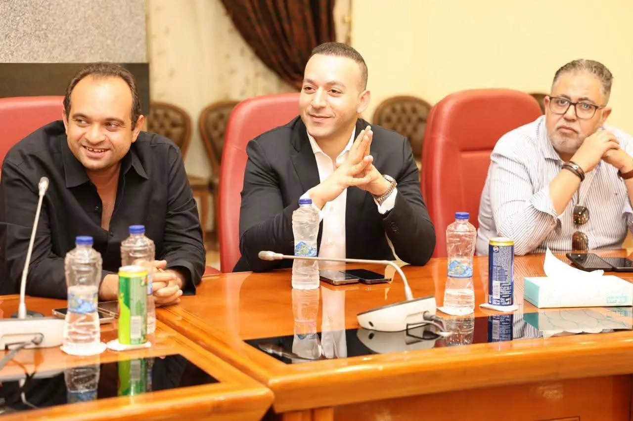 محافظ المنيا أمام النواب والإعلاميين.. «المواطن أولًا» ومطالب الشارع تتحول إلى ملفات تنفيذية - 1000800622