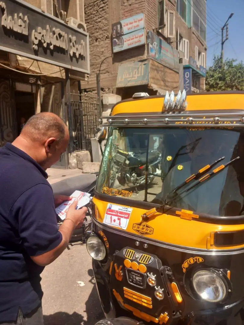 ممنوع دخول المدن.. قنا تشدد الرقابة على التوك توك وتقنن 893 مركبة
