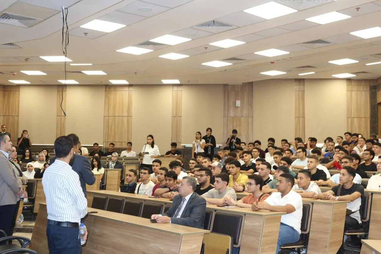مع انطلاق العام الجامعي الجديد.. مجلس أمناء جامعة الإسكندرية الأهلية يتابع انتظام الدراسة ويستمع إلى الطلاب - 1000805696
