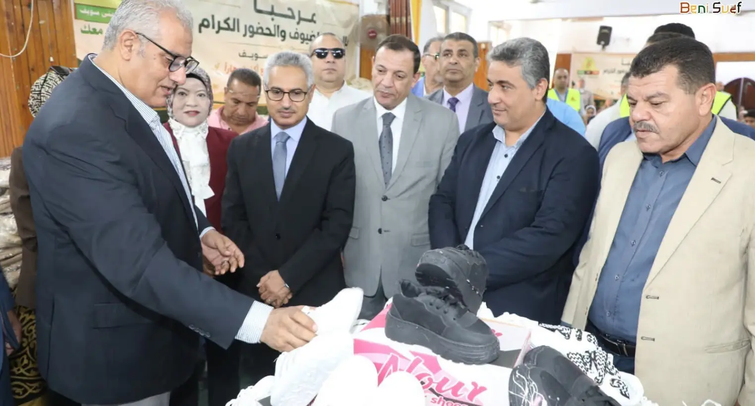 الزي المدرسي بالمجان لـ15 ألف أسرة في بني سويف