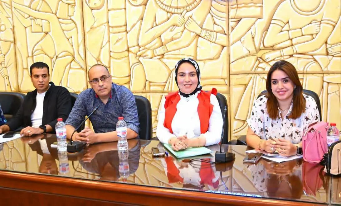 محافظ البحيرة تلتقي الصحفيين والإعلاميين وتستعرض أبرز مشروعات التنمية بالمحافظة