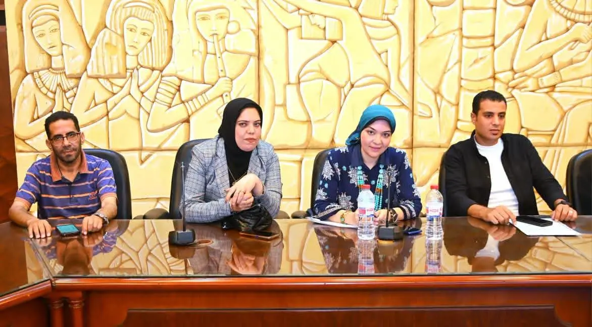 محافظ البحيرة تلتقي الصحفيين والإعلاميين وتستعرض أبرز مشروعات التنمية بالمحافظة