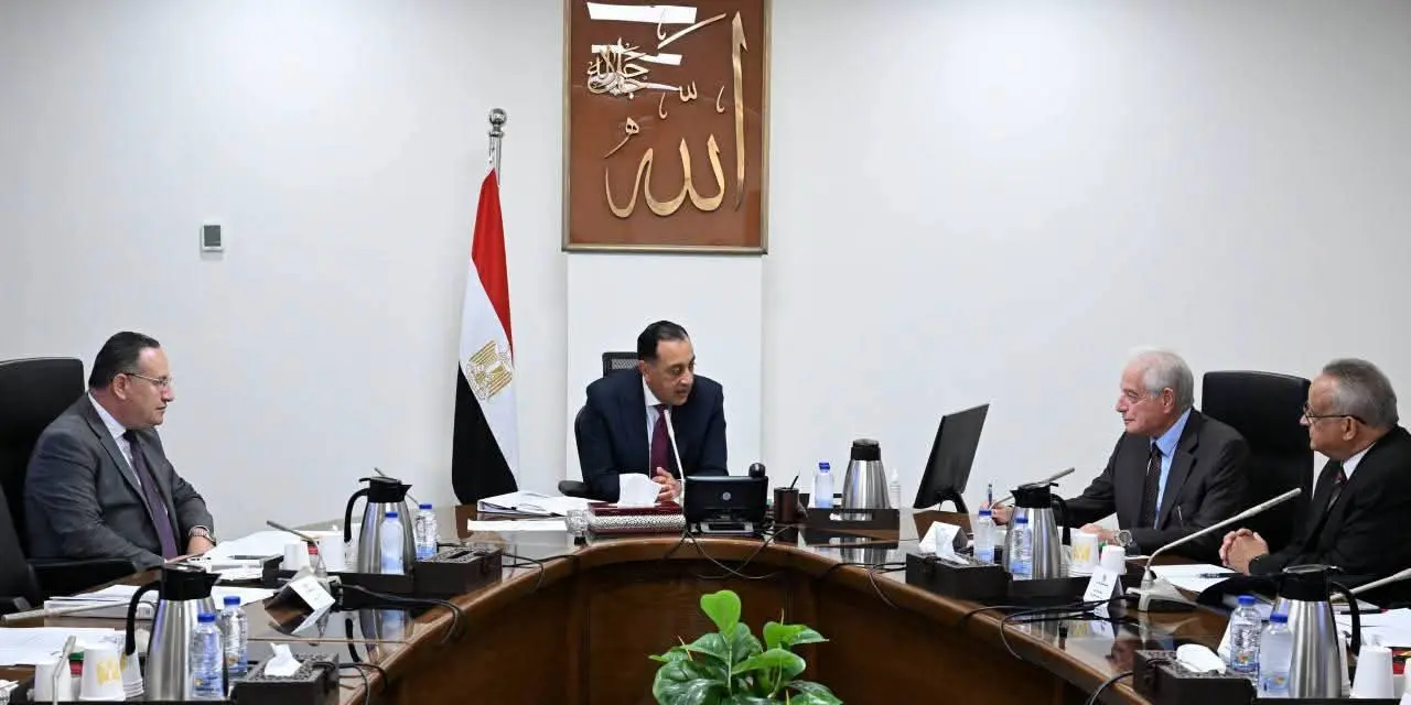 رئيس الوزراء: الحفاظ على الهوية الوطنية ومقوماتها الثقافية والحضارية أولوية للدولة