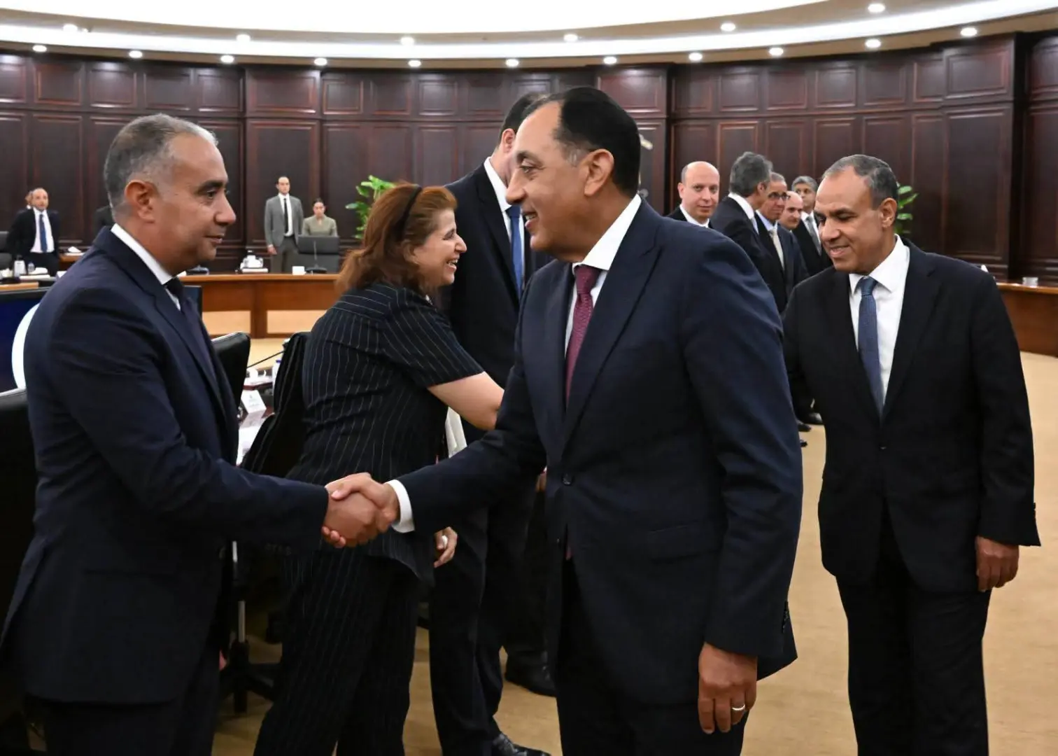 مدبولي لرؤساء البعثات الدبلوماسية: كل سفير وزير للاستثمار المصري في الدولة التي يعمل بها - 1000810580