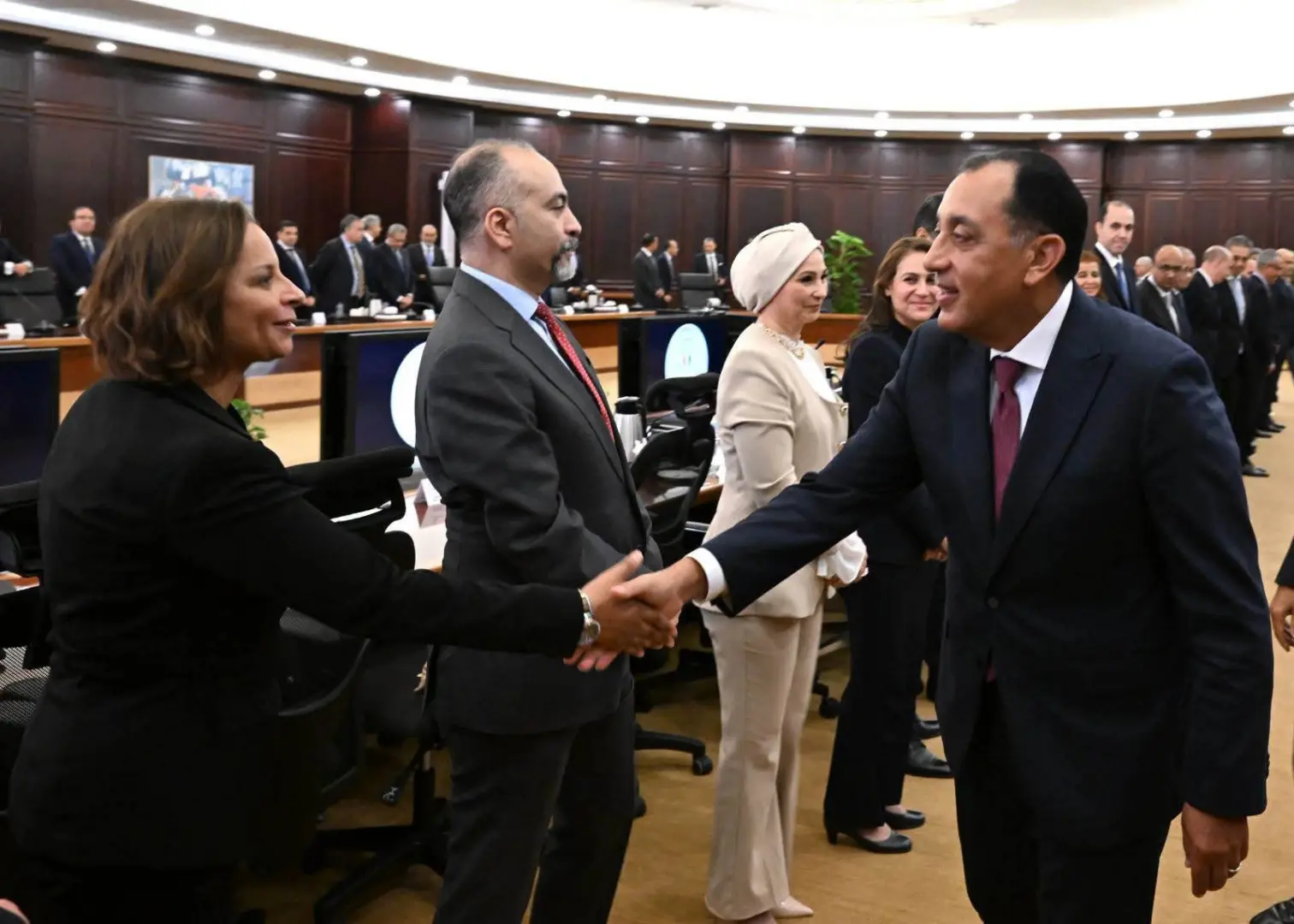 مدبولي لرؤساء البعثات الدبلوماسية: كل سفير وزير للاستثمار المصري في الدولة التي يعمل بها - 1000810590