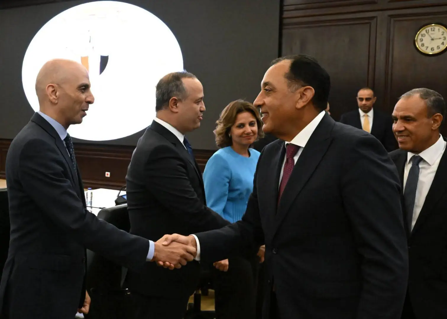 مدبولي لرؤساء البعثات الدبلوماسية: كل سفير وزير للاستثمار المصري في الدولة التي يعمل بها - 1000810603