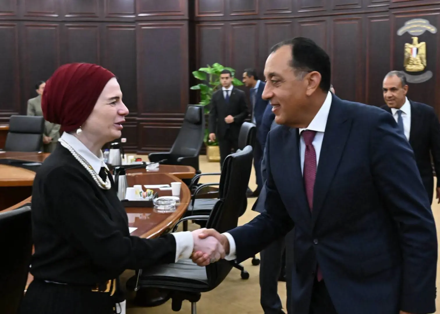 مدبولي لرؤساء البعثات الدبلوماسية: كل سفير وزير للاستثمار المصري في الدولة التي يعمل بها - 1000810608