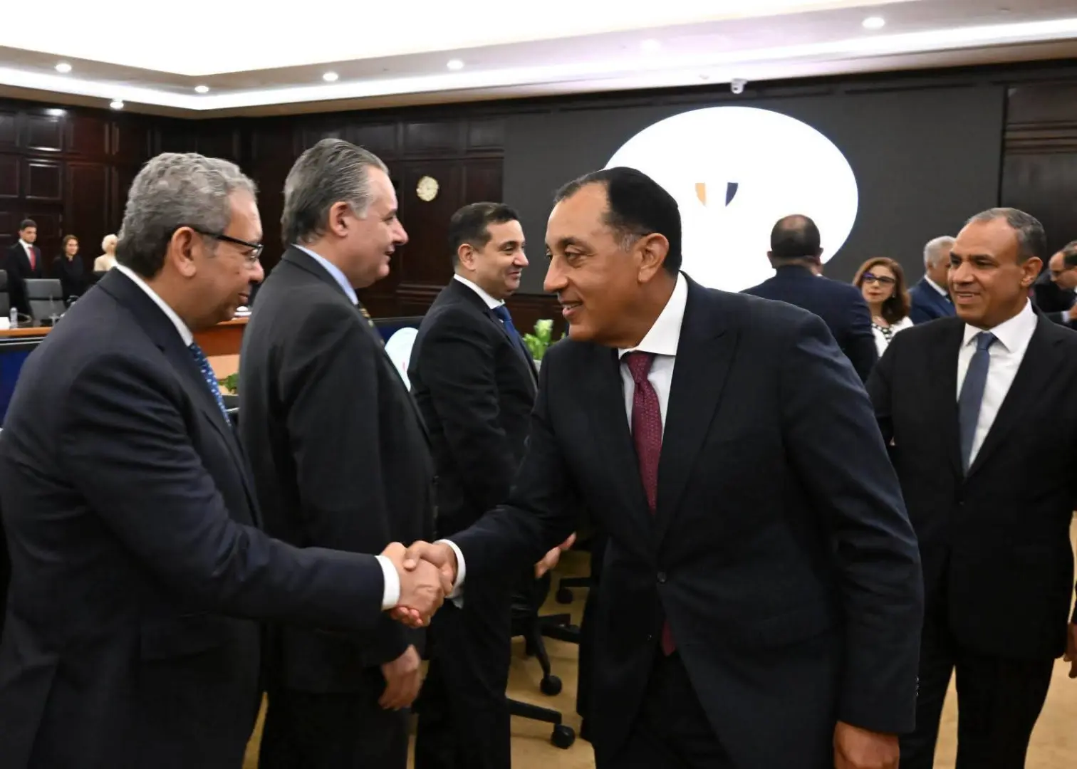 مدبولي لرؤساء البعثات الدبلوماسية: كل سفير وزير للاستثمار المصري في الدولة التي يعمل بها - 1000810611