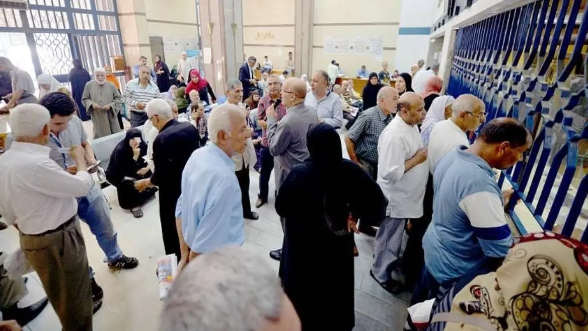معاشات شهر أكتوبر، ​تستعد الهيئة القومية للتأمين الاجتماعي لبدء صرف مستحقات نحو 11.5 مليون صاحب معاش ومستفيد على مستوى الجمهورية مع بداية الشهر المقبل، وسط تساؤلات مكثفة حول تفاصيل الصرف وقيمة المستحقات، وحقيقة وجود زيادة جديدة يُنتظر إضافتها لدفعة الشهر القادم.