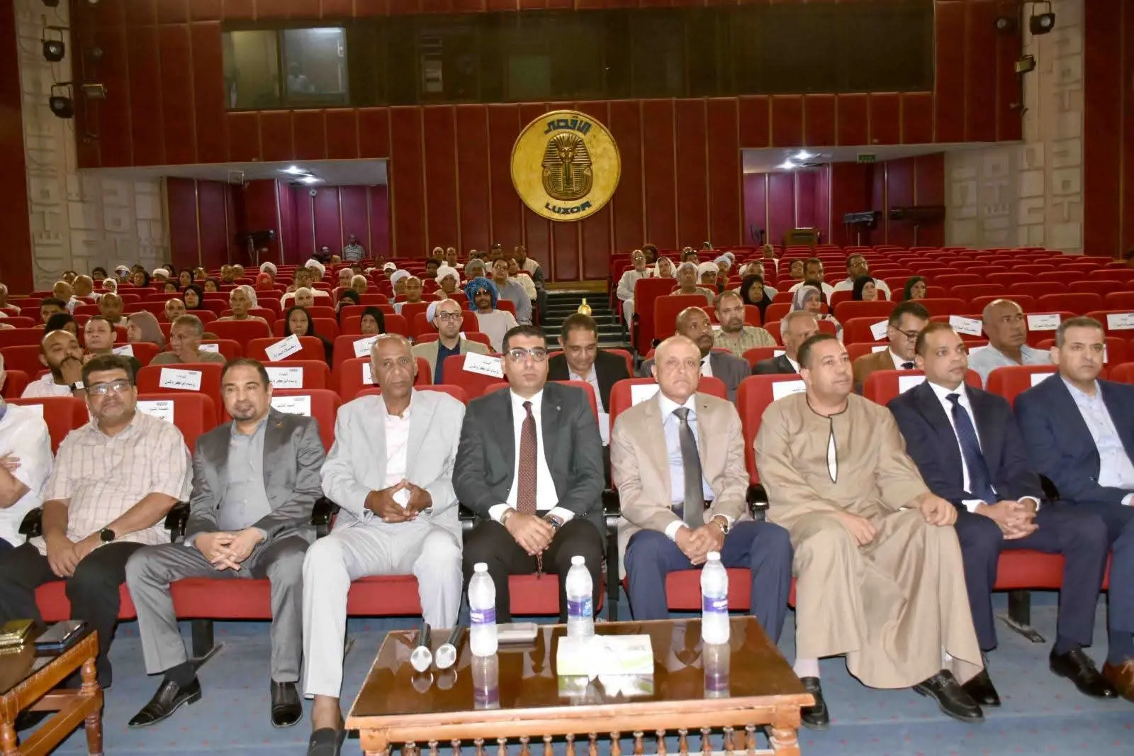 بعد 20 عامًا من الانتظار.. تسليم 573 قطعة أرض لأهالي قرنة مرعي بالأقصر