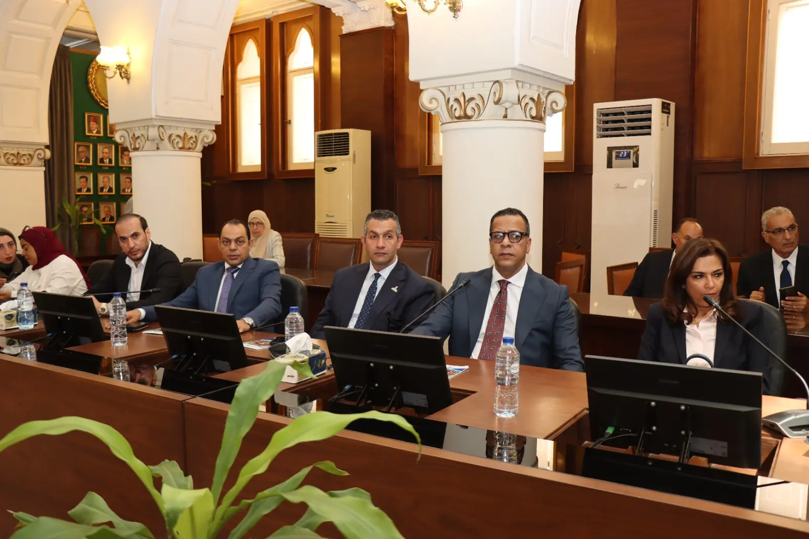 «مستقبل وطن» يكرّم رئيس جامعة الإسكندرية وعميد كلية الطب تقديرًا لجهودهما ودعم المستشفيات الجامعية - 1000817460
