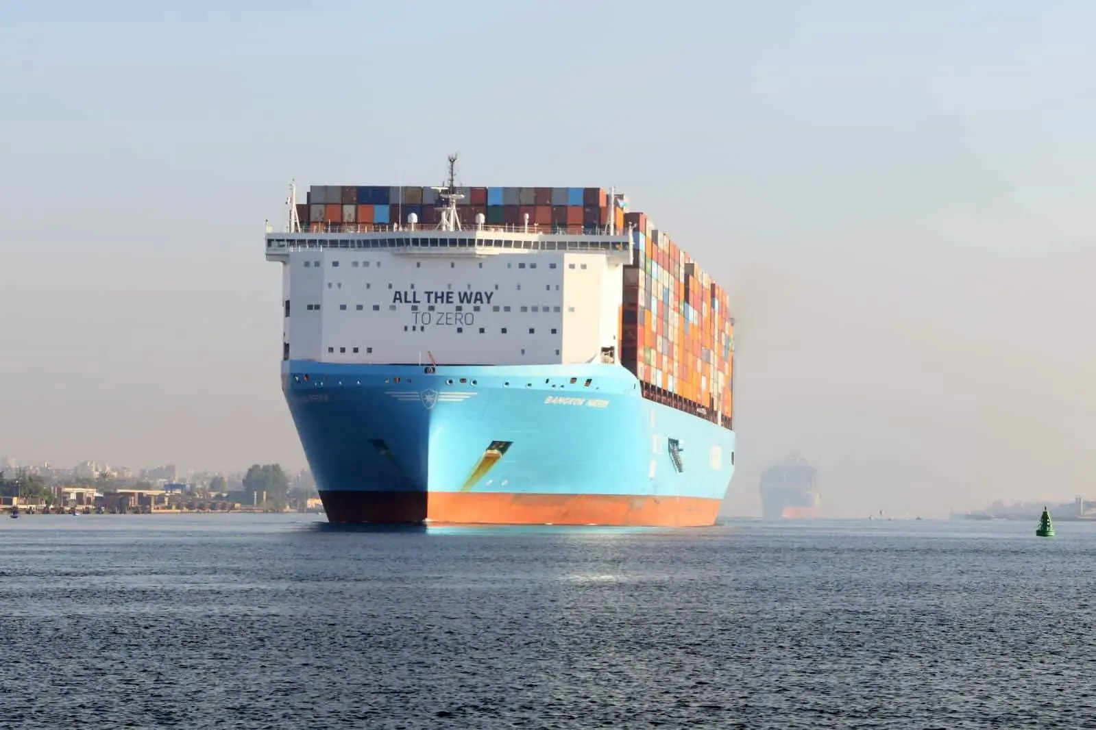 بحمولة 190 ألف طن.. «BANGKOK MAERSK» تعبر قناة السويس لأول مرة