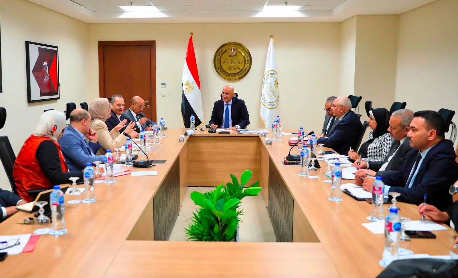وزير التعليم يوجه برفع جاهزية المدارس قبل العام الدراسي الجديد.. وتجديد نصف مليون مقعد