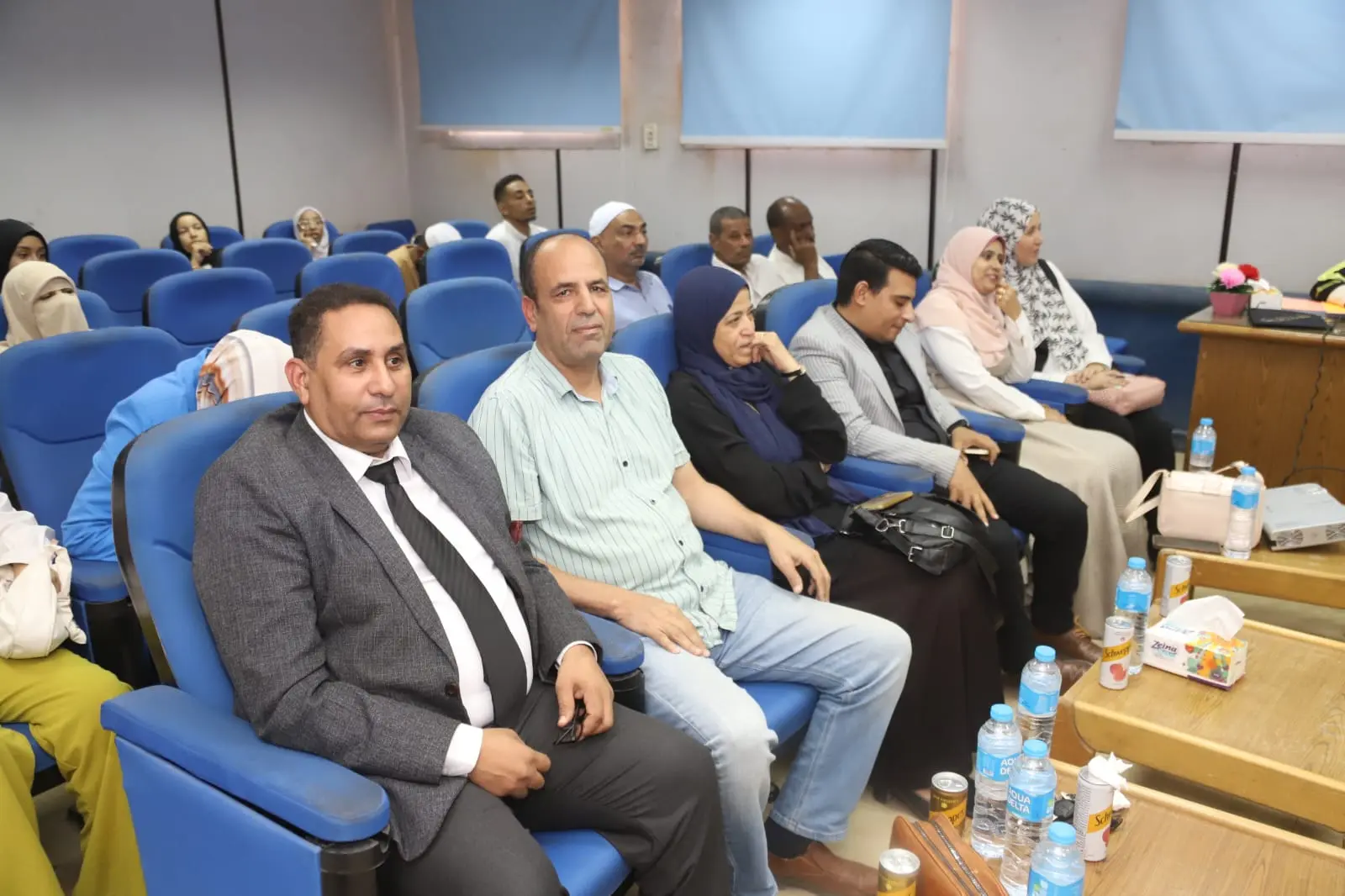 التكنولوجيا الحديثة في خدمة التعليم.. رسالة دكتوراه بجامعة قنا تقدم نموذجًا لتطوير أداء المعلمين