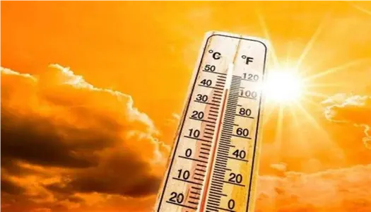 كشفت الهيئة العامة للأرصاد الجوية عن تفاصيل حالة الطقس اليوم الإثنين 5 أكتوبر 2026، حيث تشهد البلاد أجواءً خريفية تتنوع بين الاعتدال والحرارة على أغلب الأنحاء، بالتزامن مع ظهور عدة ظواهر جوية تشمل فرص سقوط أمطار متفاوتة الشدة قد تكون رعدية، إضافة إلى نشاط الرياح وتكون الشبورة المائية صباحاً.