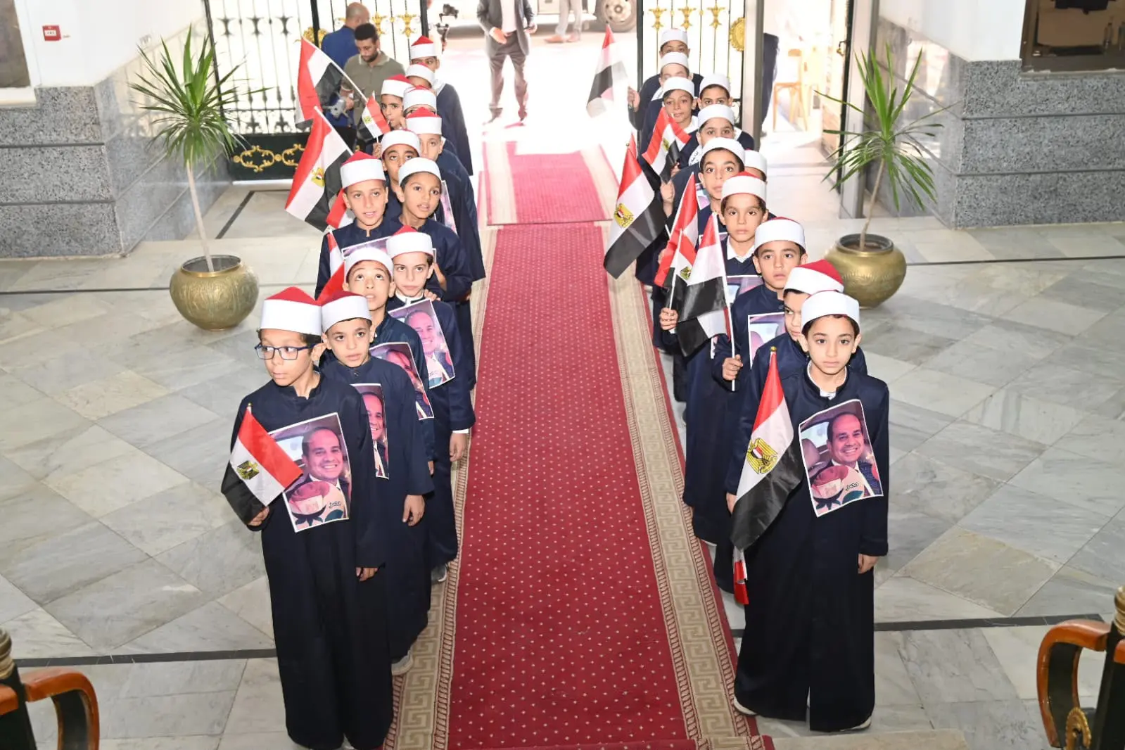 دشّن اللواء دكتور علاء عبد المعطي، محافظ الغربية، اليوم، من ديوان عام المحافظة، مبادرة «بوعينا بنطور بلدنا»، بالتزامن مع احتفالات المحافظة بالذكرى الـ53 لانتصارات أكتوبر المجيدة وعيدها القومي الـ228، وبمشاركة شباب وطلاب من جامعة طنطا ومديريات الشباب والرياضة والتربية والتعليم والأزهر الشريف