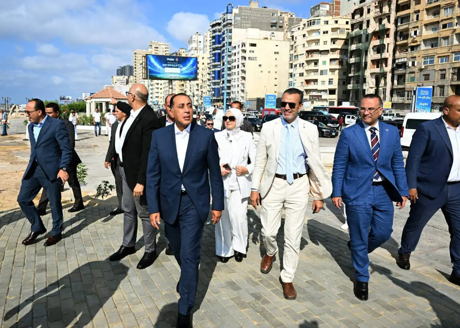 رئيس الوزراء يتفقد مشروع تطوير كورنيش الإسكندرية