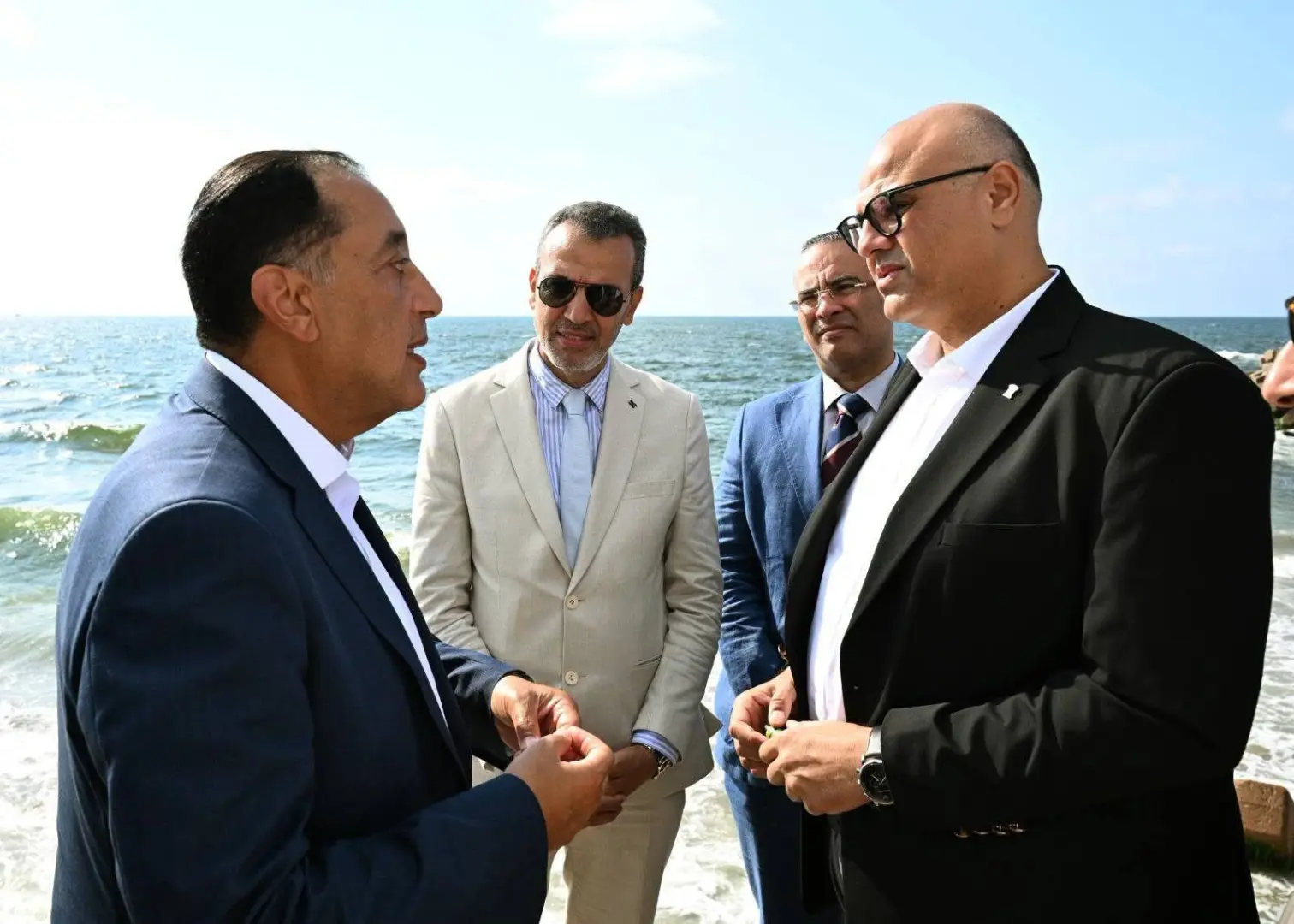 رئيس الوزراء يتفقد مشروع تطوير كورنيش الإسكندرية