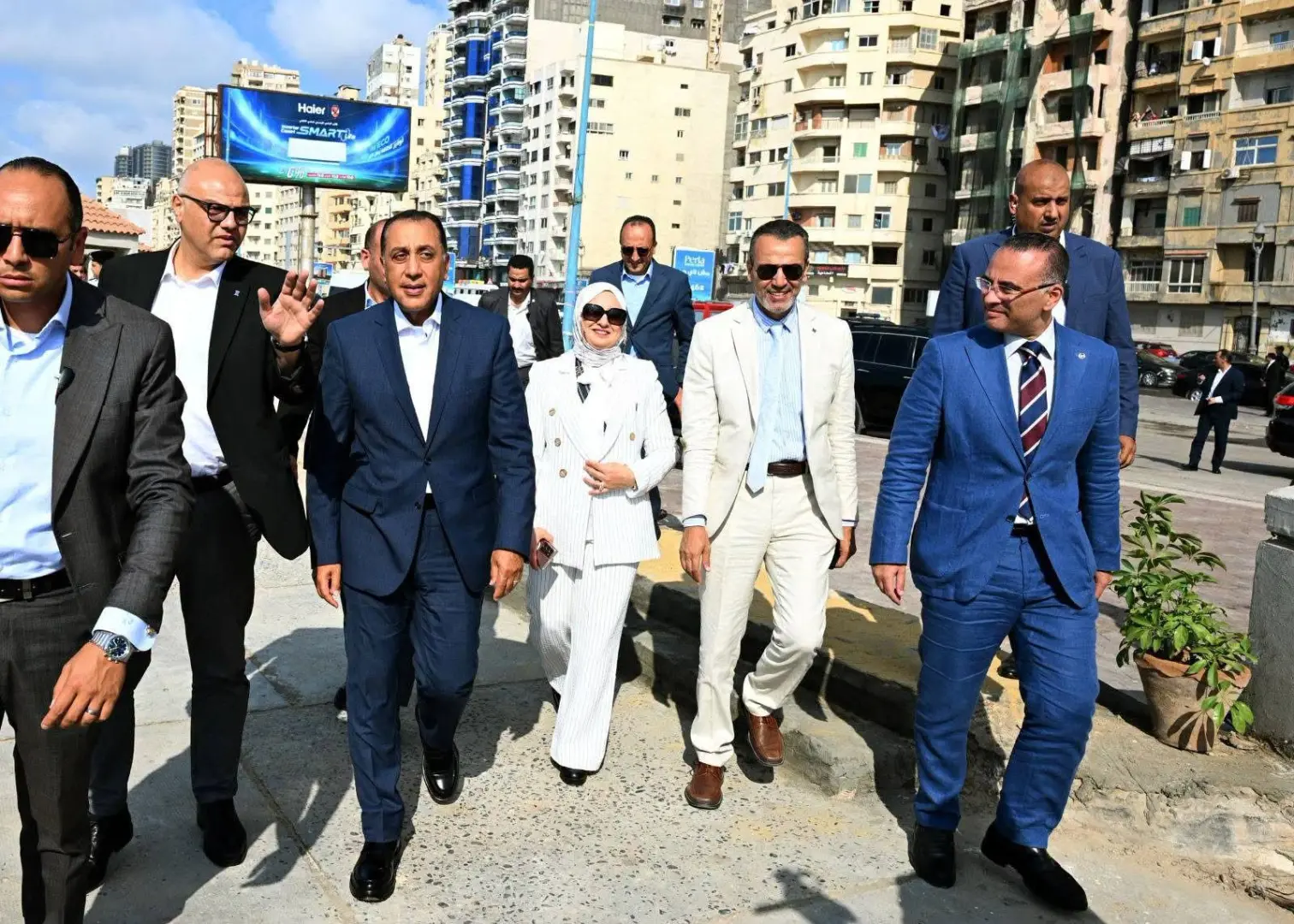 رئيس الوزراء يتفقد مشروع تطوير كورنيش الإسكندرية
