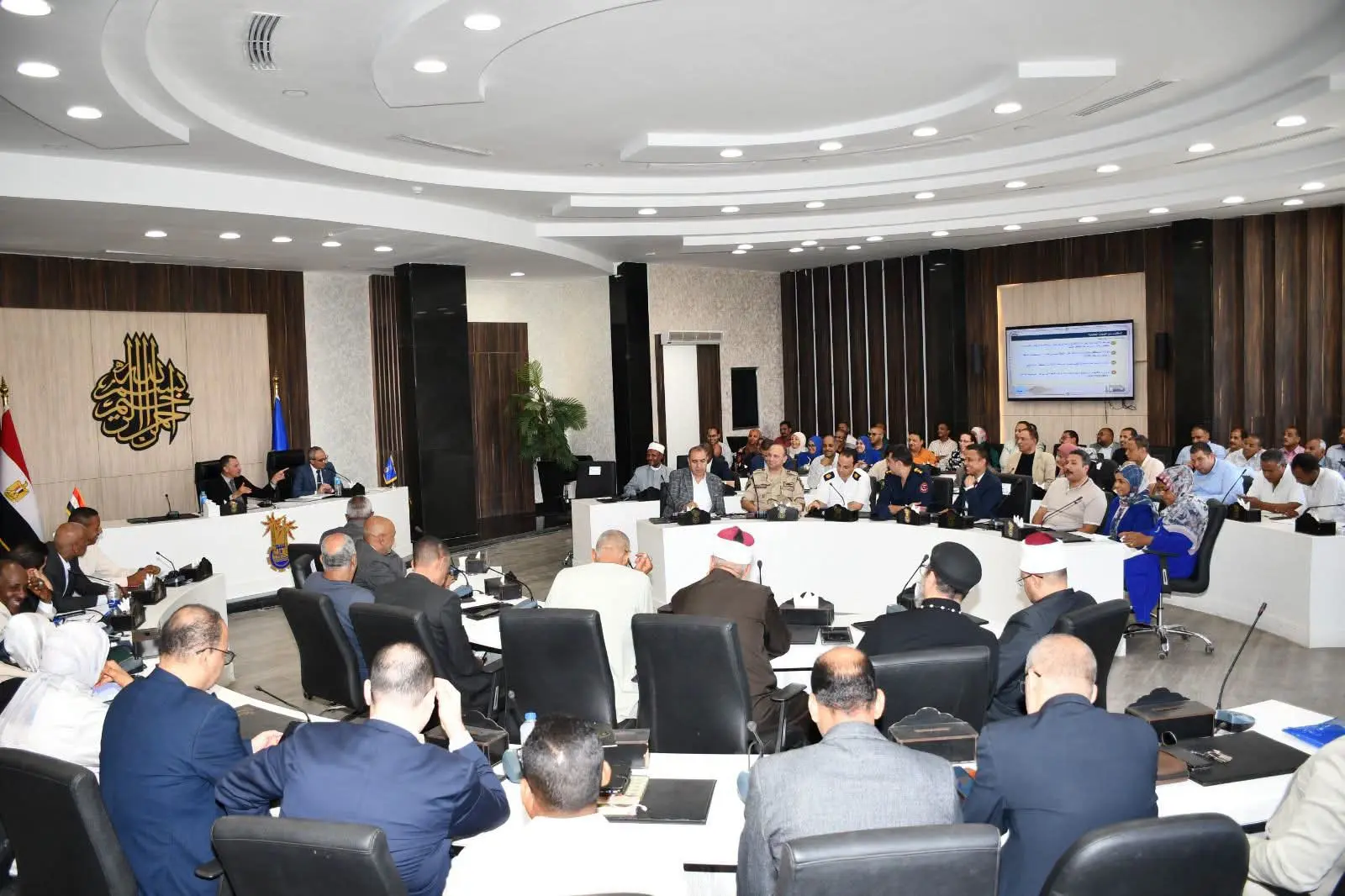 محافظ أسوان: إنهاء ملف تقنين أراضي الدولة بنسبة 100% بنهاية الشهر الجاري