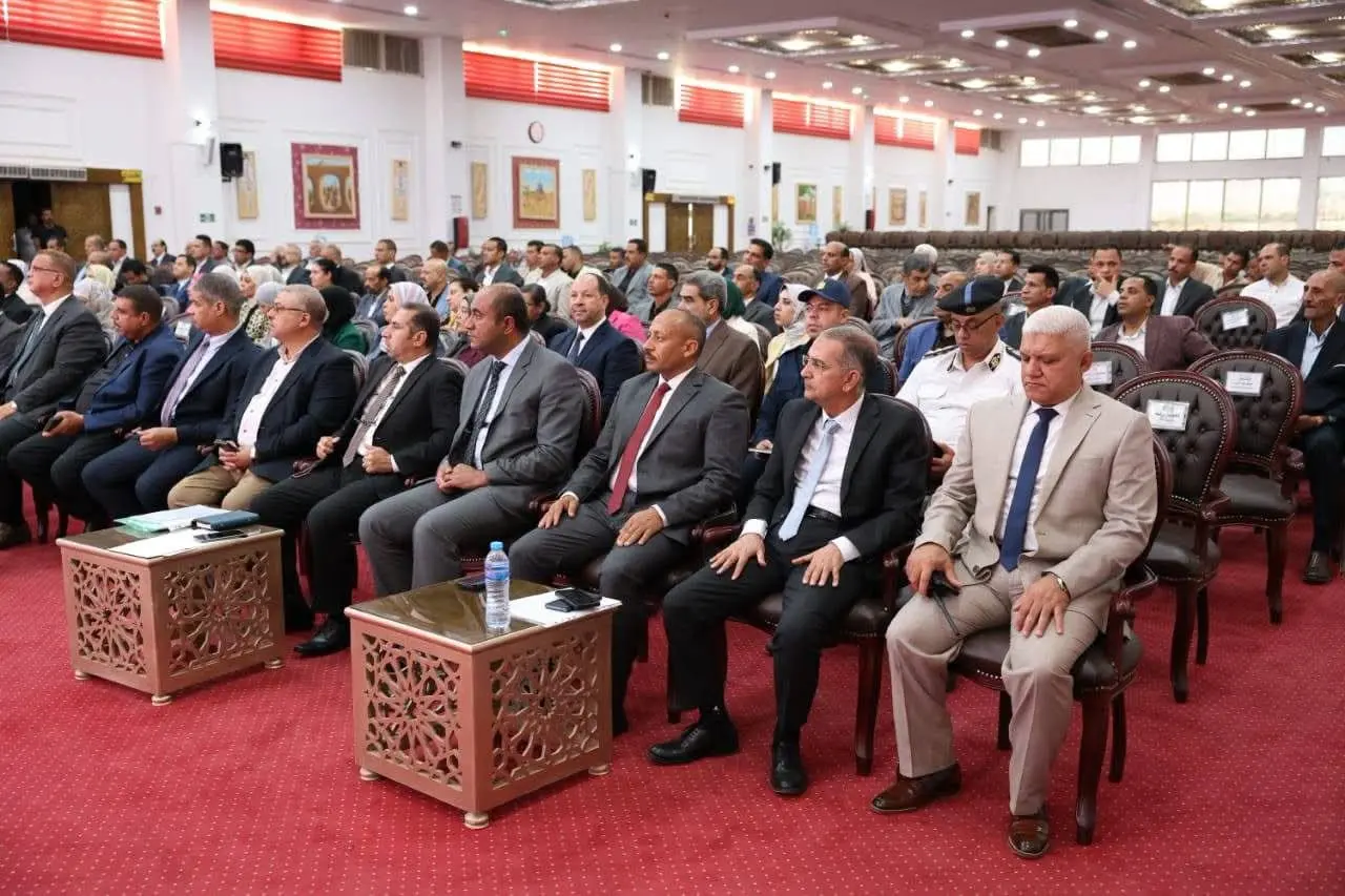 محافظ الوادي الجديد تترأس اجتماع المجلس التنفيذي