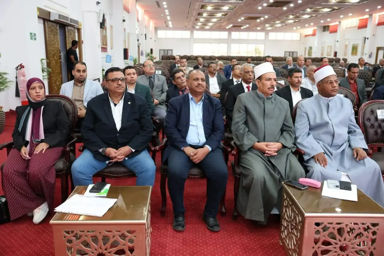 محافظ الوادي الجديد تترأس اجتماع المجلس التنفيذي