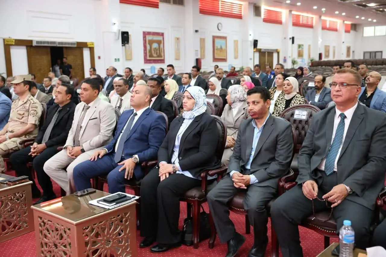 محافظ الوادي الجديد تترأس اجتماع المجلس التنفيذي