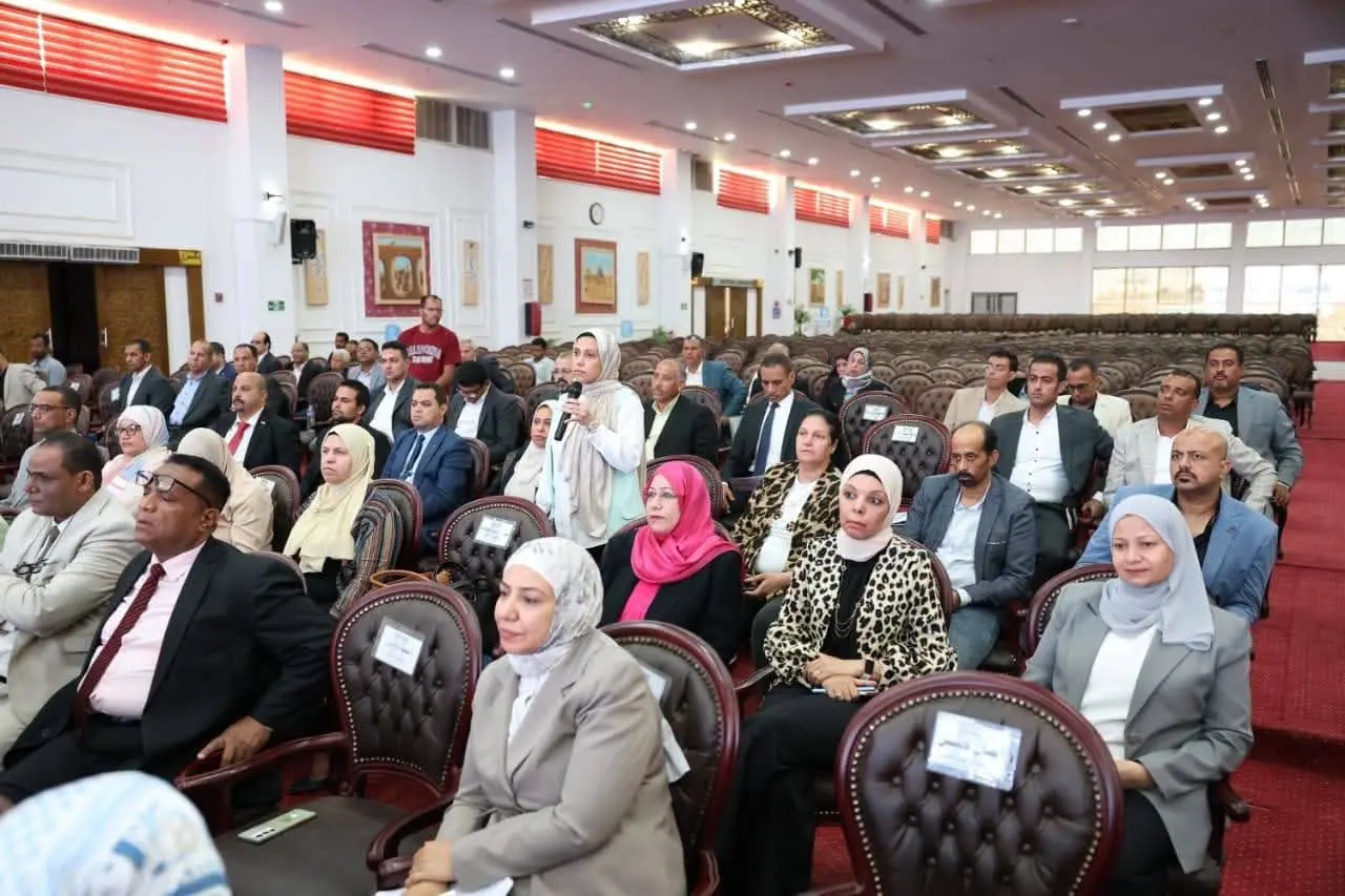 محافظ الوادي الجديد تترأس اجتماع المجلس التنفيذي