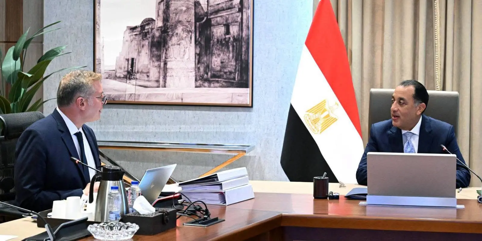 مدبولي يبحث خطط زيادة إنتاج البترول والغاز الطبيعي