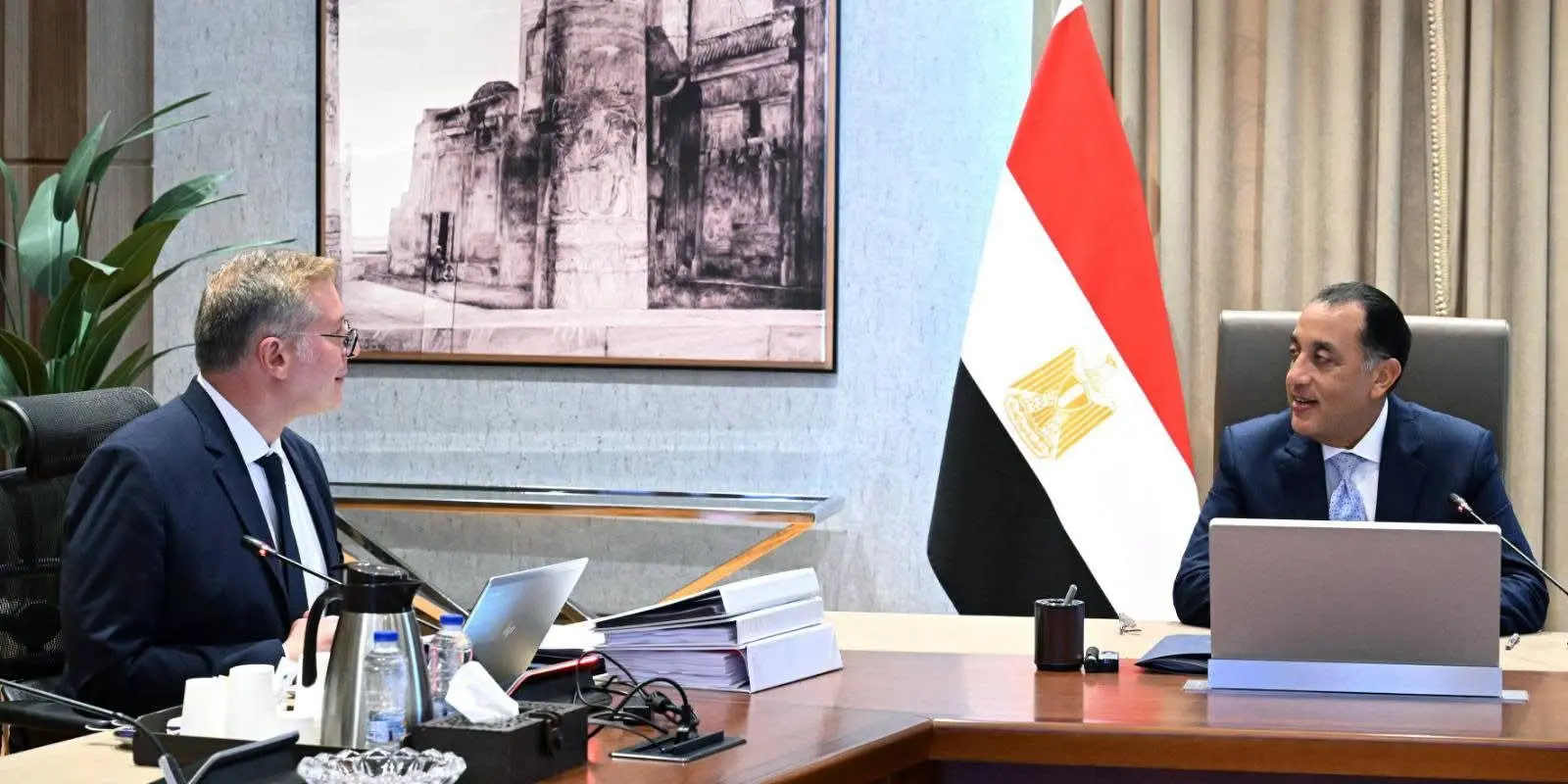 مدبولي يبحث خطط زيادة إنتاج البترول والغاز الطبيعي