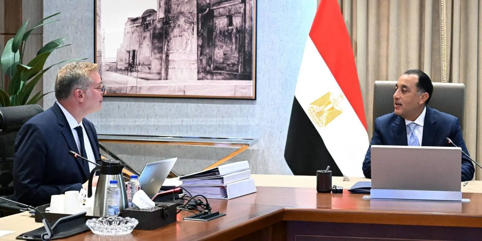 مدبولي يبحث خطط زيادة إنتاج البترول والغاز الطبيعي