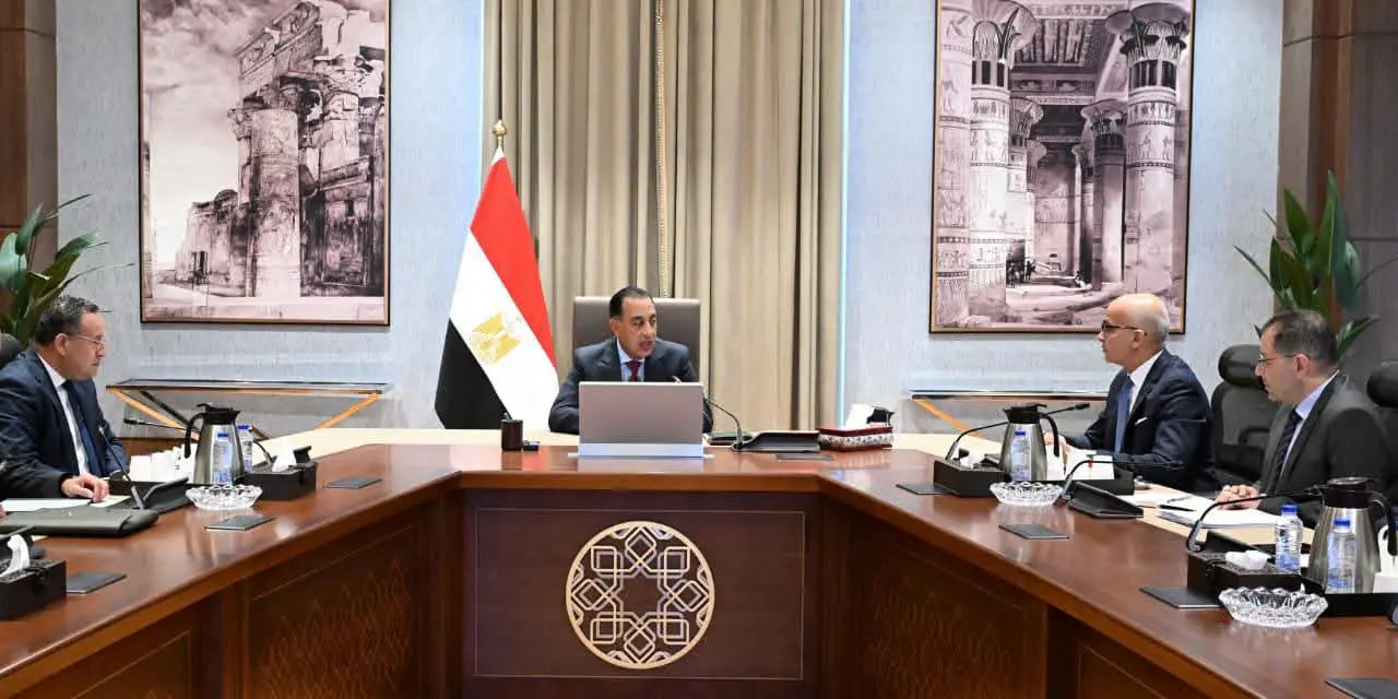 مدبولي يتابع إنشاء أول حرم دولي لجامعة إكستر البريطانية في مصر