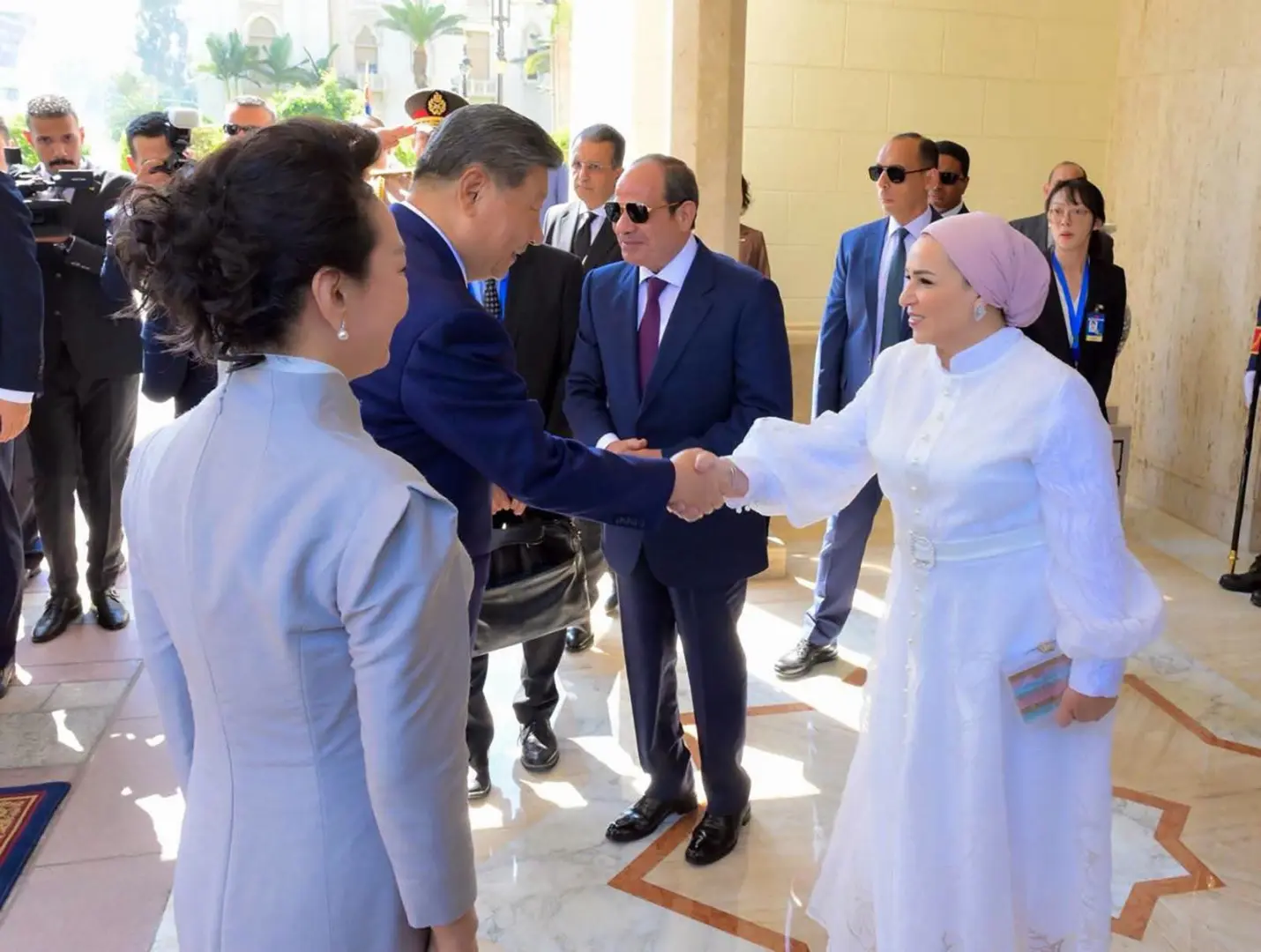 انتصار السيسي: سعيدة باستقبال قرينة الرئيس الصيني في لقاء يجسد عمق العلاقات بين مصر والصين