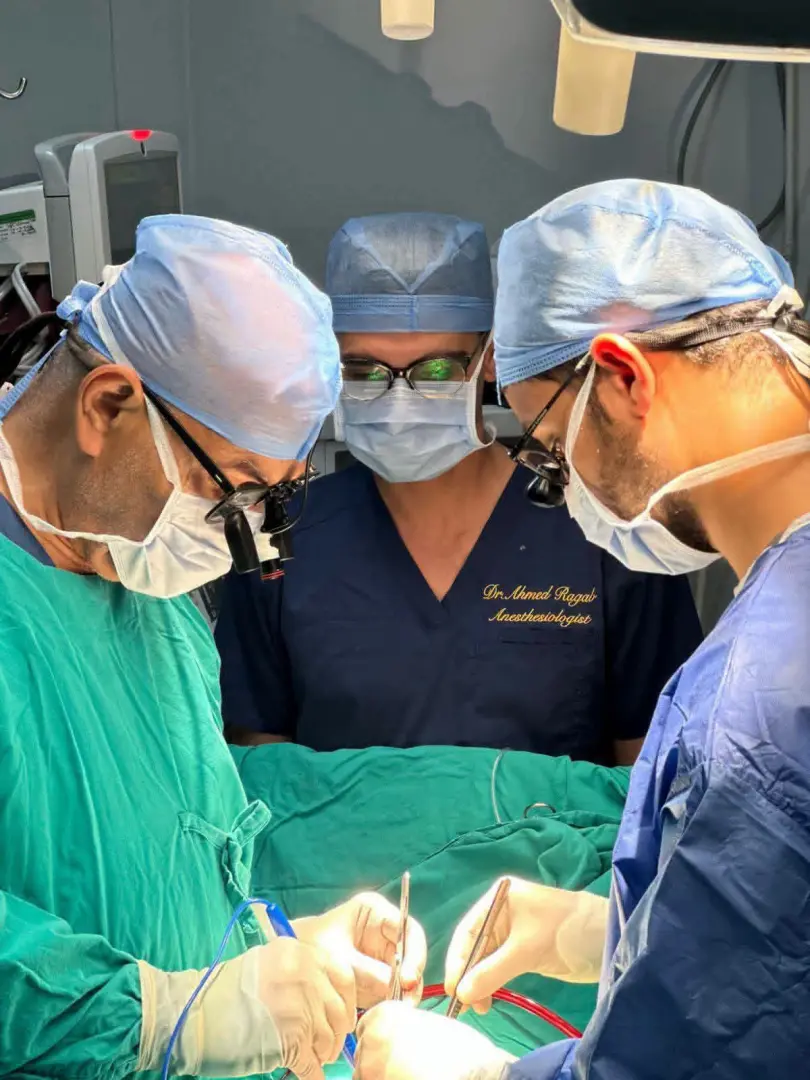 مولود عمره يوم واحد ينجو من الموت.. جراحة قلب مفتوح تنقذ حياته بجامعة المنصورة