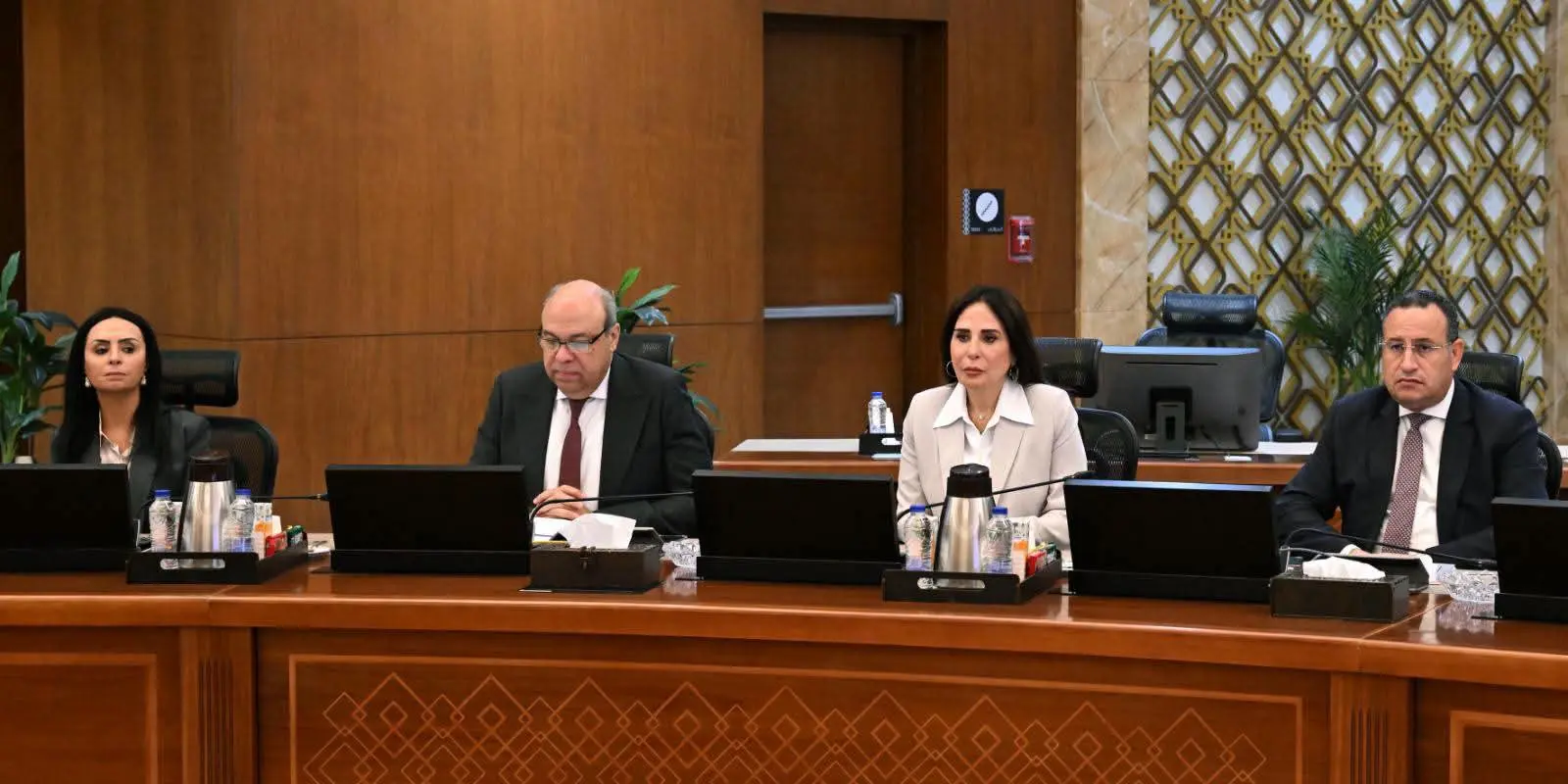 مدبولي يوجه بتأمين السلع الأساسية والتوسع في معارض «أهلًا مدارس»