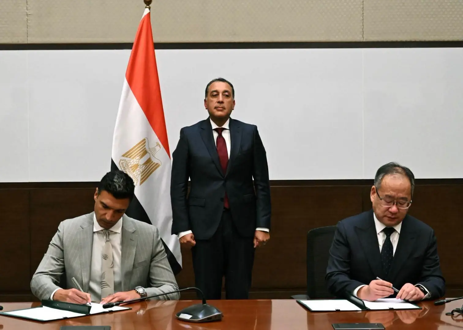 مجمع إطارات سيارات بـ2 مليار دولار و5 آلاف فرصة عمل.. تفاصيل الاتفاق المصري الصيني