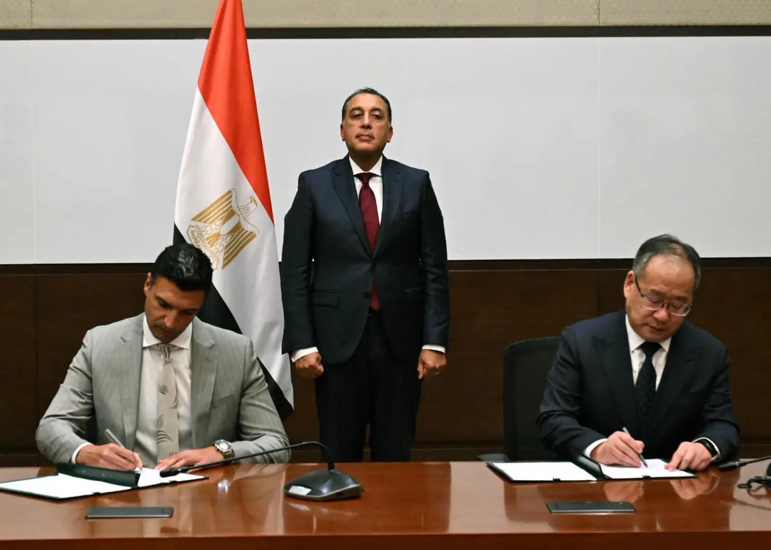 مجمع إطارات سيارات بـ2 مليار دولار و5 آلاف فرصة عمل.. تفاصيل الاتفاق المصري الصيني