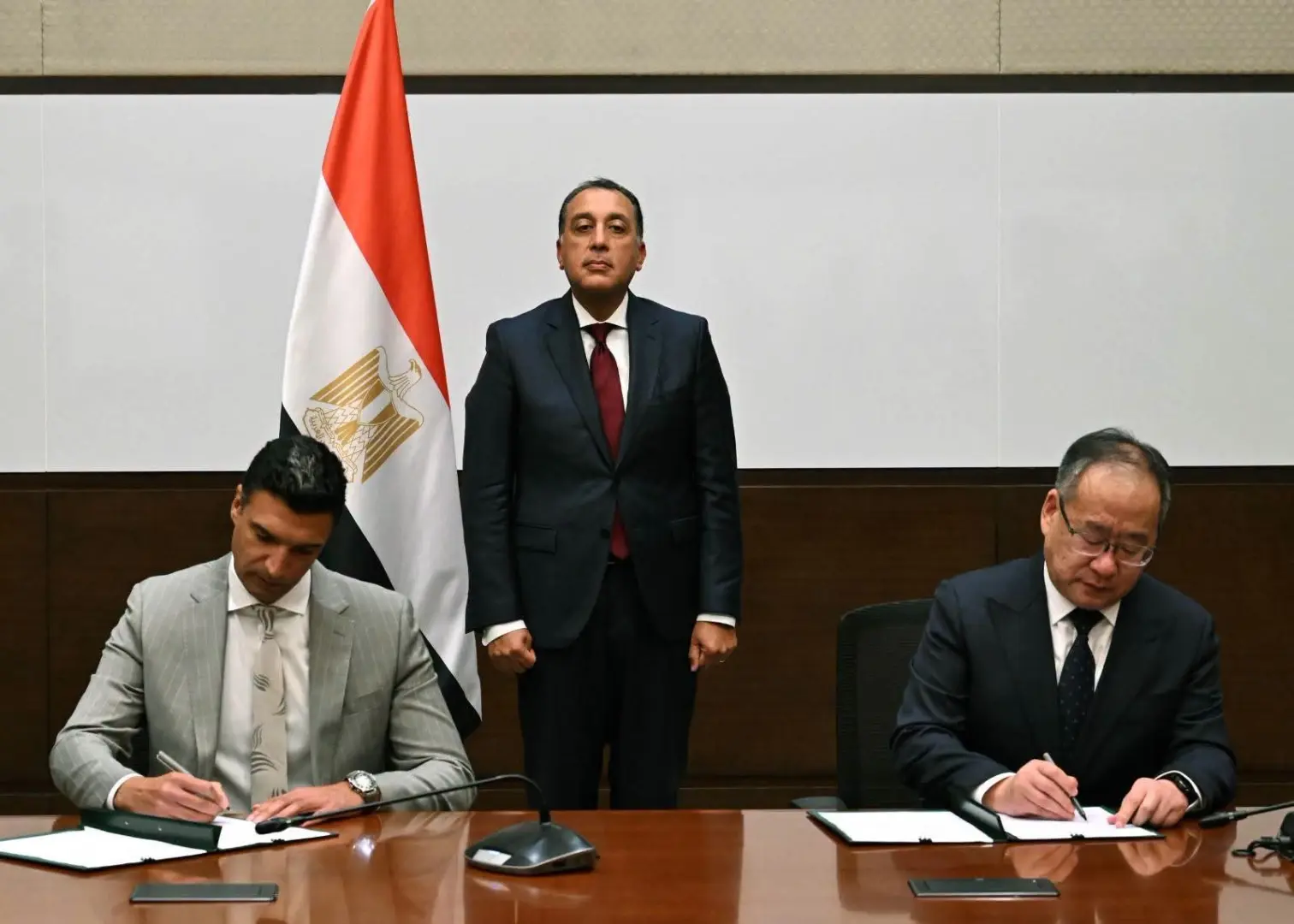 مجمع إطارات سيارات بـ2 مليار دولار و5 آلاف فرصة عمل.. تفاصيل الاتفاق المصري الصيني