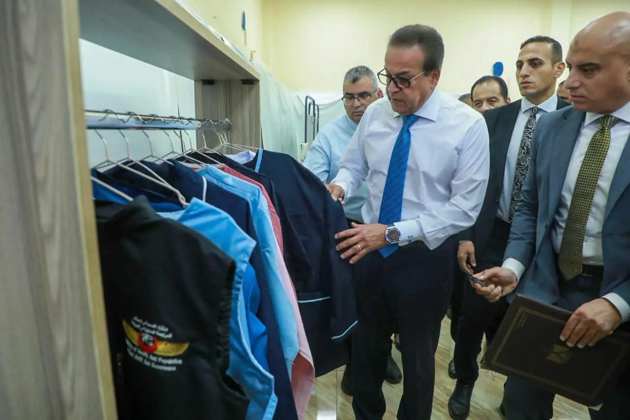 «المخزون في أمان».. وزير الصحة يتفقد مخازن المستلزمات الطبية