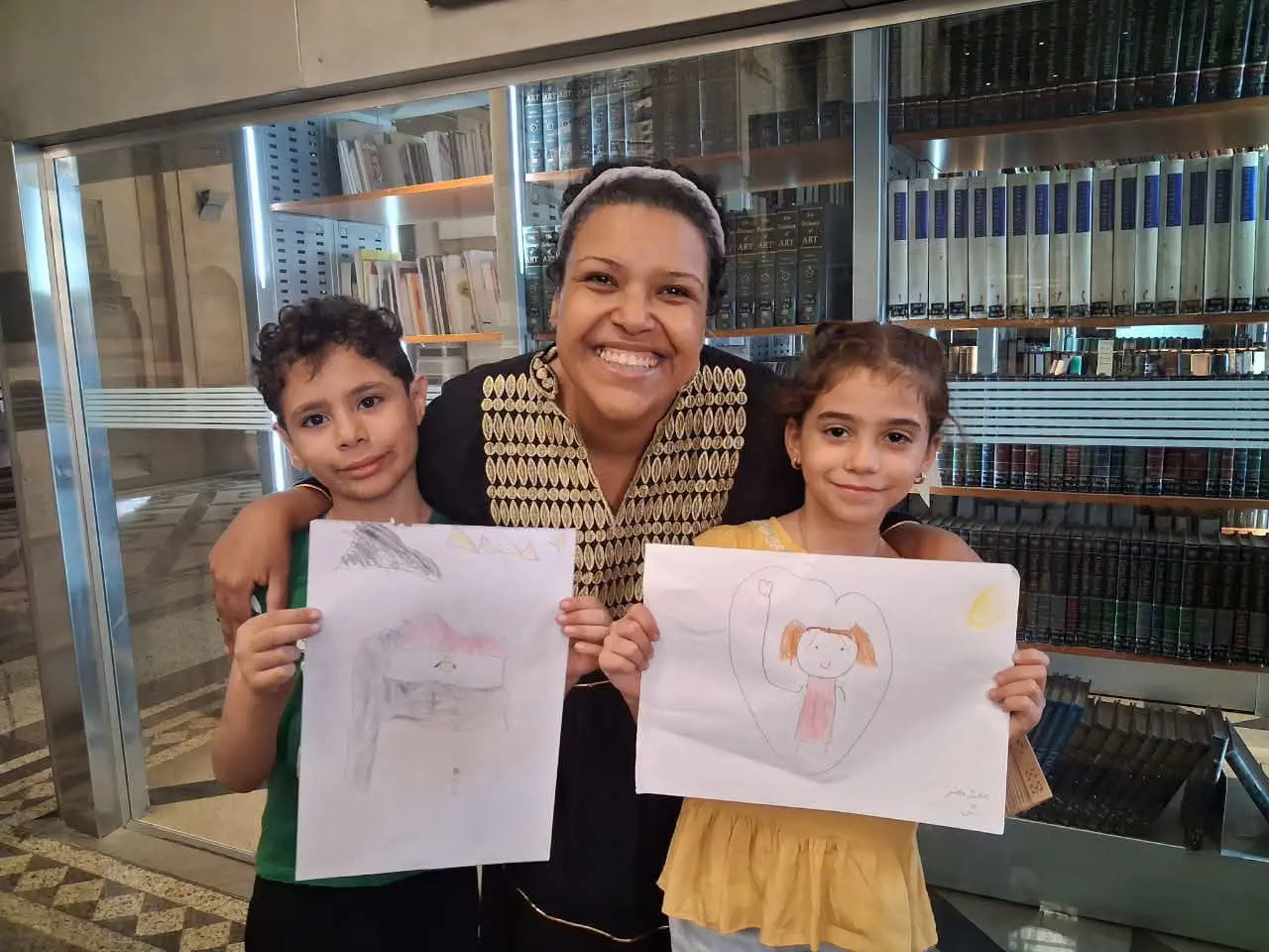 أتوبيس الفن الجميل يحتفي بذكرى نجيب محفوظ بجولة للأطفال في متحف دار الكتب