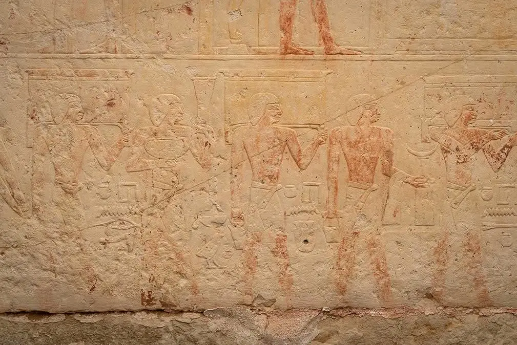 من القاضي إلى رئيس الكتبة.. كشف أثري في سقارة يوثق حياة كبار موظفي الدولة القديمة
