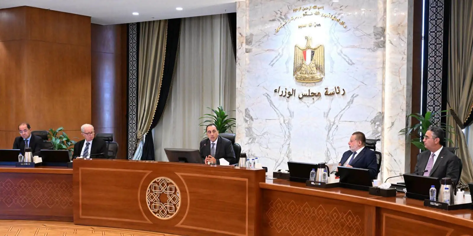 1.8 مليار دولار عجز ميزان المدفوعات.. أبرز ما ناقشه مدبولي في اجتماع المجموعة الاقتصادية