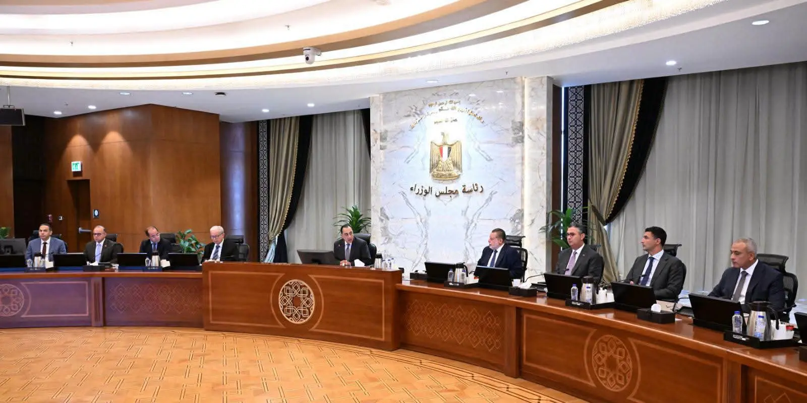 1.8 مليار دولار عجز ميزان المدفوعات.. أبرز ما ناقشه مدبولي في اجتماع المجموعة الاقتصادية