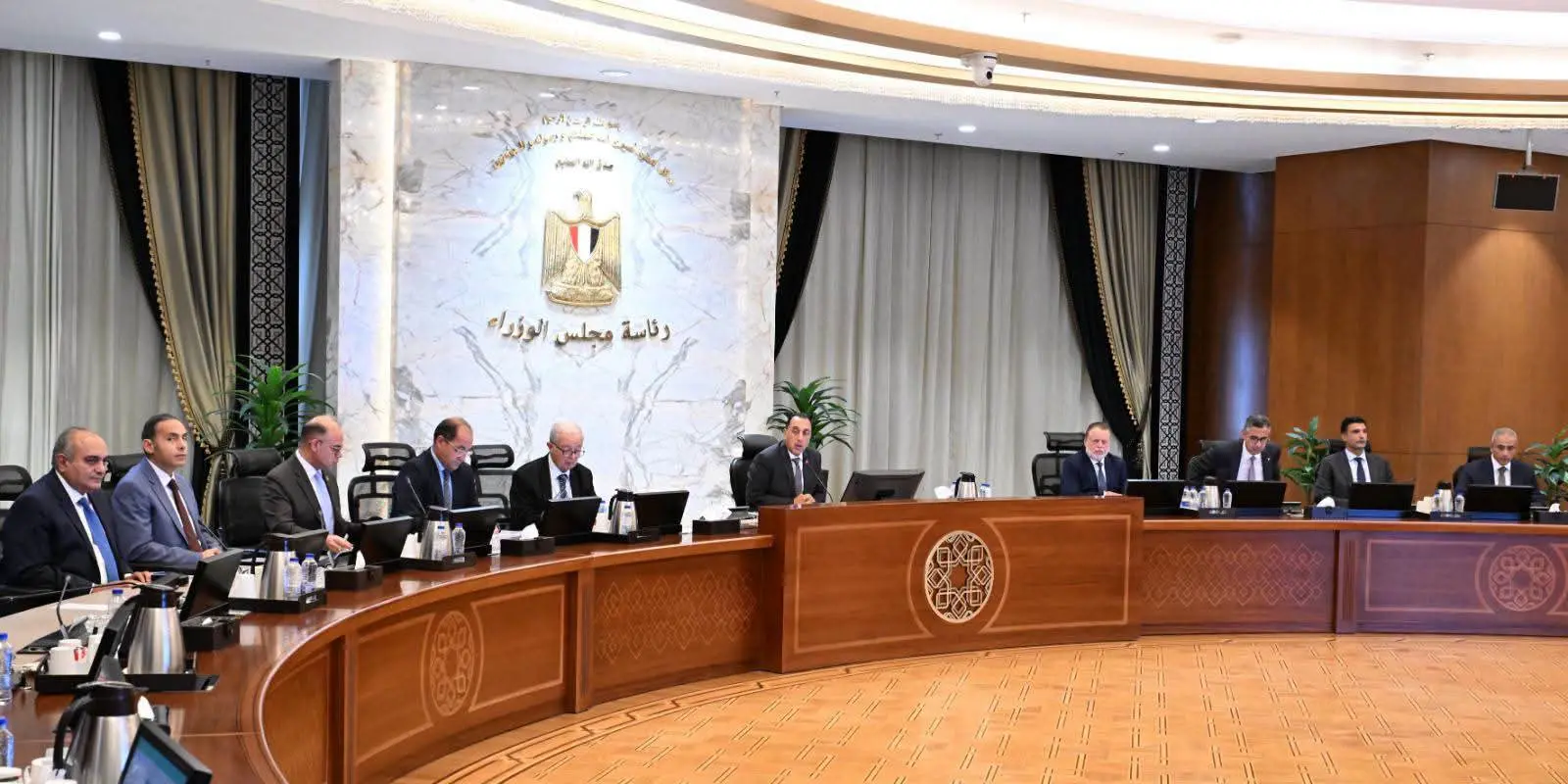 1.8 مليار دولار عجز ميزان المدفوعات.. أبرز ما ناقشه مدبولي في اجتماع المجموعة الاقتصادية