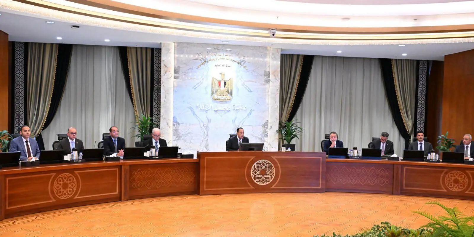 1.8 مليار دولار عجز ميزان المدفوعات.. أبرز ما ناقشه مدبولي في اجتماع المجموعة الاقتصادية