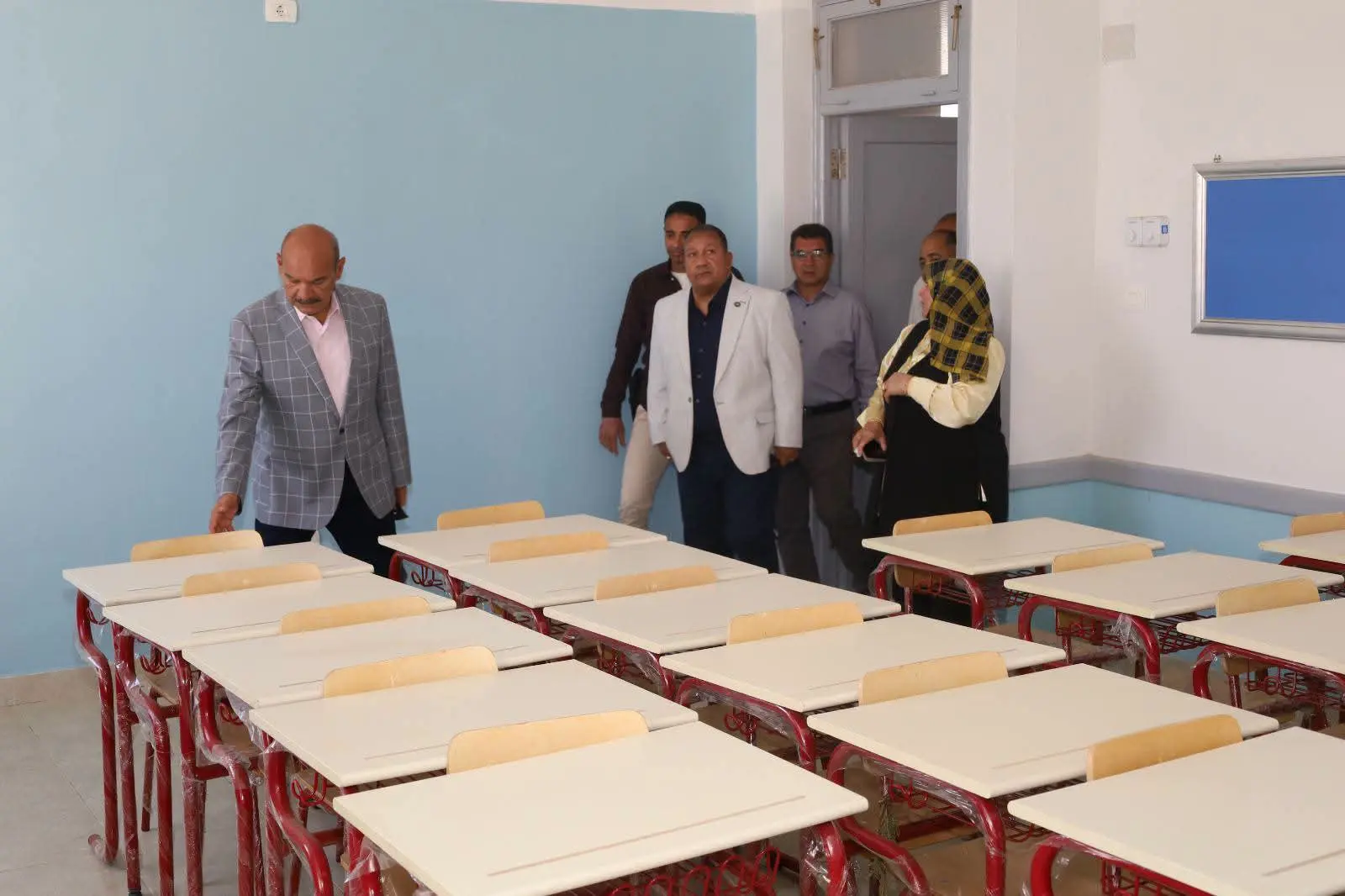 محافظ السويس يتفقد المدارس ودار الإفتاء وحمام السباحة الأوليمبي استعدادًا للافتتاح