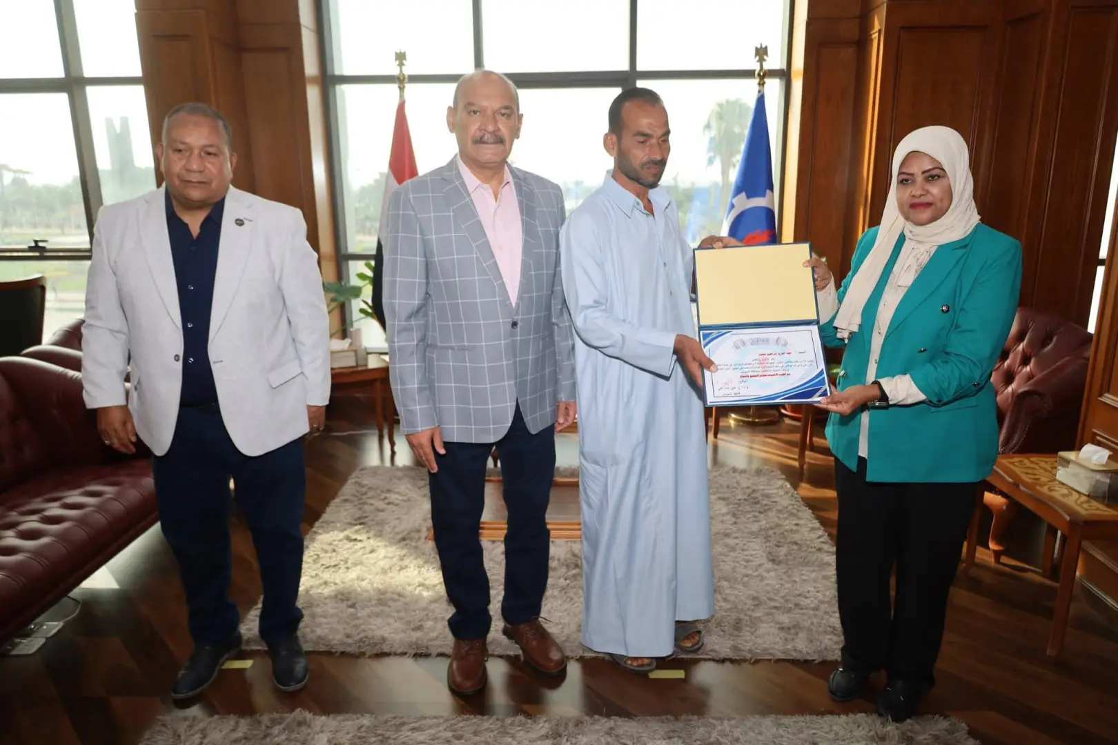 في عيد الفلاح.. محافظ السويس يكرم المزارعين المتميزين