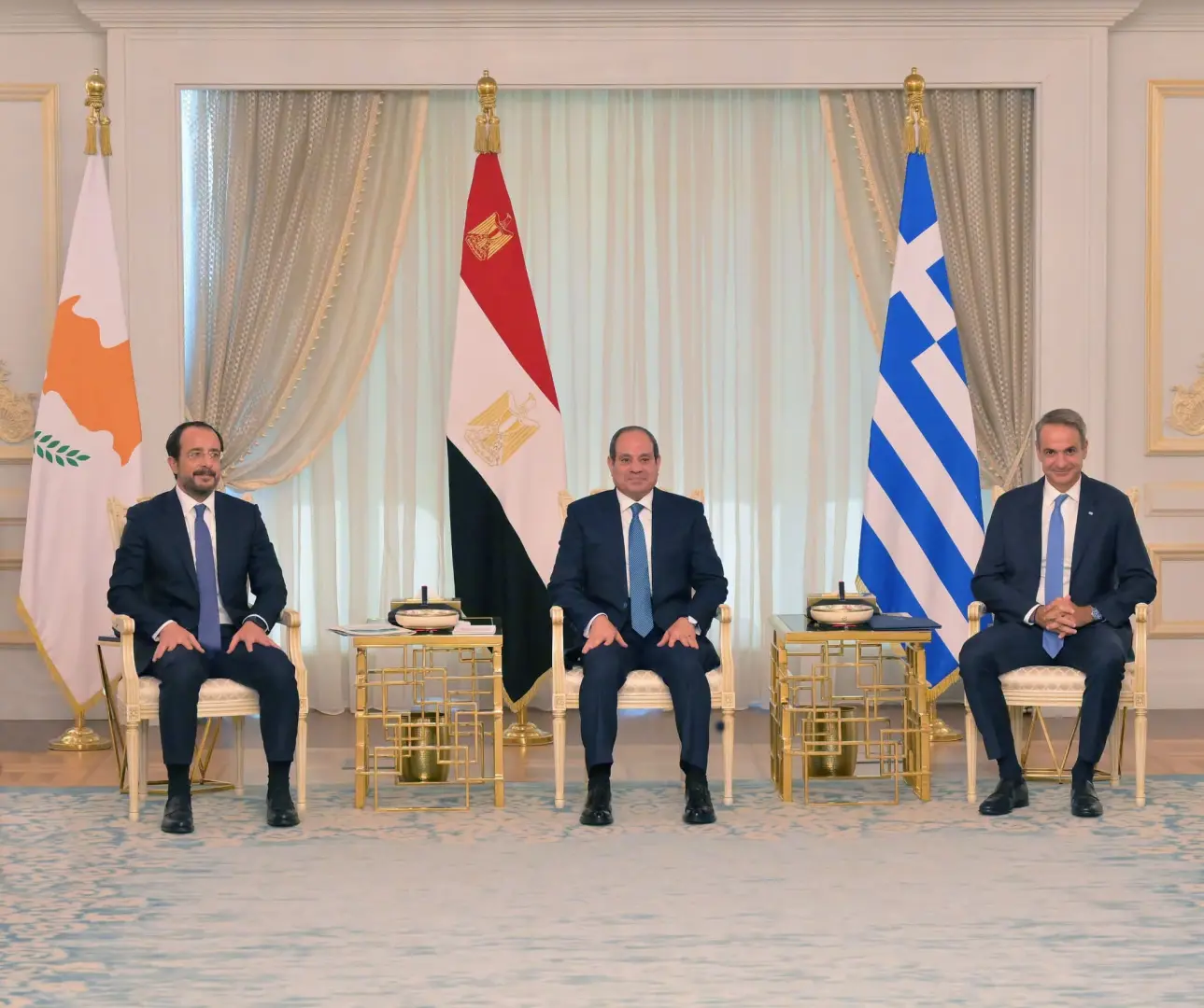 السيسي ورئيس قبرص ورئيس وزراء اليونان: التعاون الثلاثي بوابة للاستقرار والتنمية في شرق المتوسط