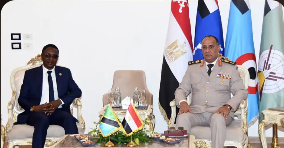 الفريق أشرف سالم يلتقي وزراء دفاع 4 دول لبحث تعزيز التعاون العسكري بمعرض العلمين