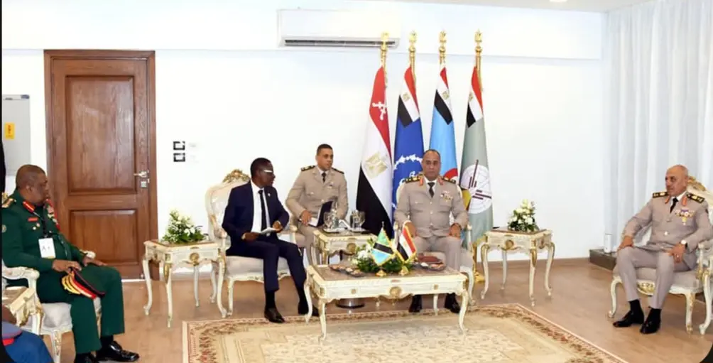 الفريق أشرف سالم يلتقي وزراء دفاع 4 دول لبحث تعزيز التعاون العسكري بمعرض العلمين